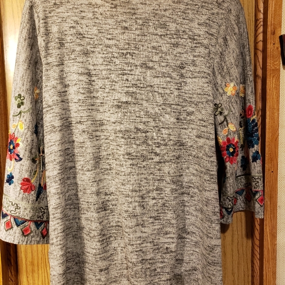 Fig and flower Boho embroidered top sz 1X - Picture 3 of 6